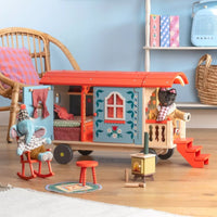 Les Minouchkas Wooden Caravan