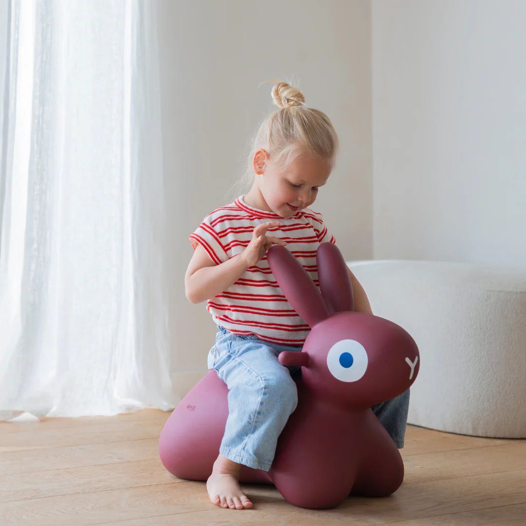 Hoppi Bouncing Bunny - Burgundy - Parkette.