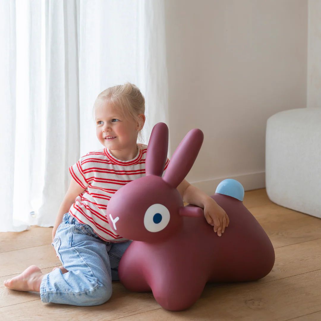 Hoppi Bouncing Bunny - Burgundy - Parkette.