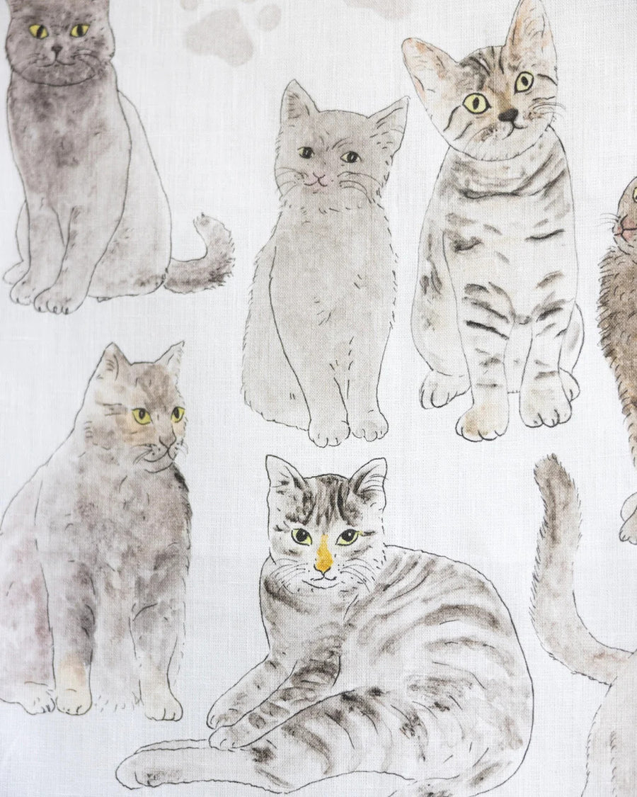 2026 Linen Calendar: Gray Cats