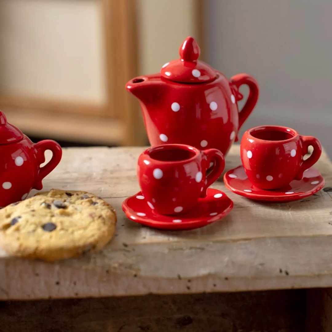 La Grande Famille Red Ceramic Tea Set