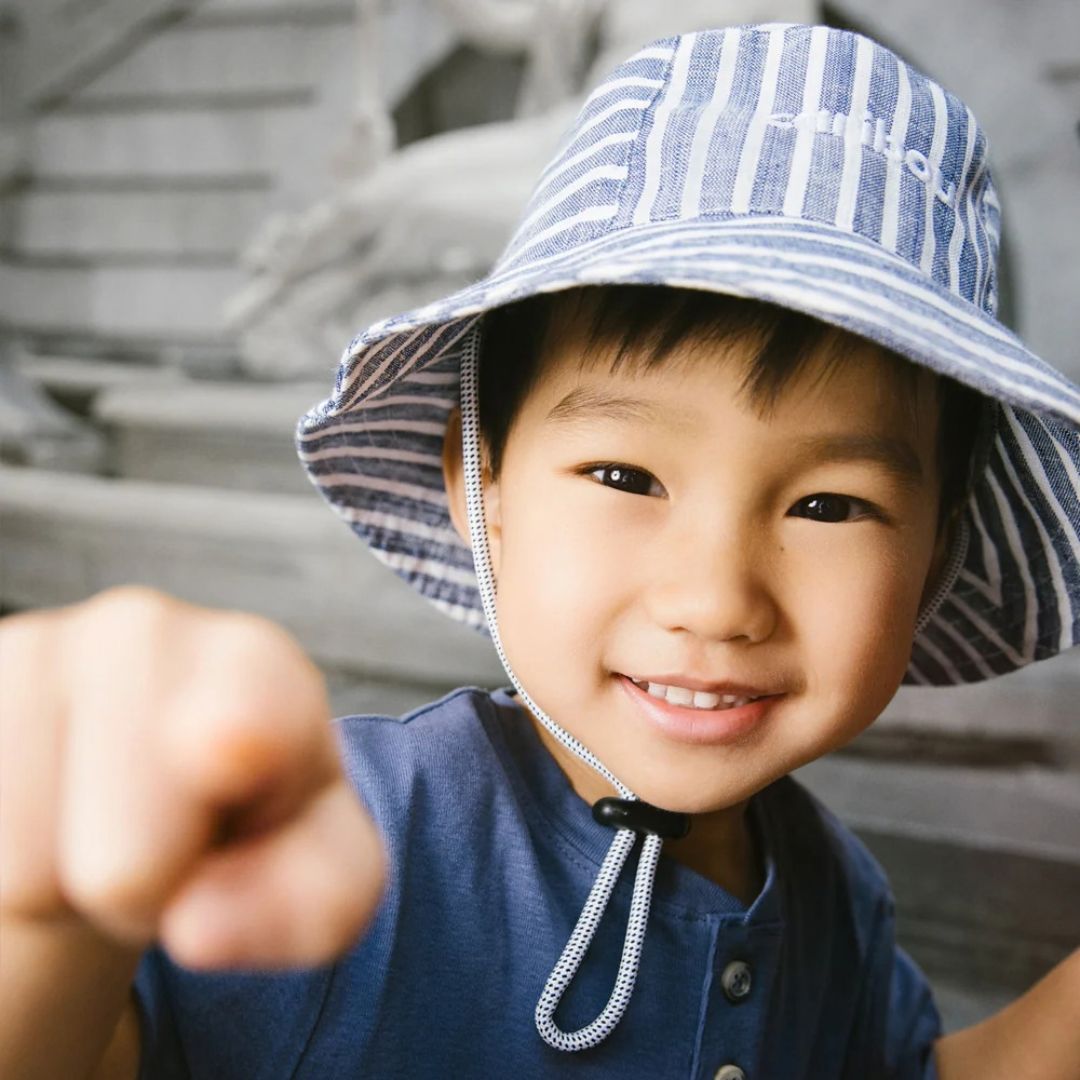 Caribou Linen Bucket Hat — Striped Indigo - Parkette.