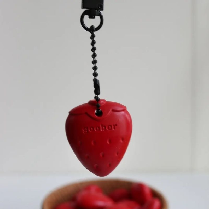 Goober Farm Crayon Key Ring - Strawberry