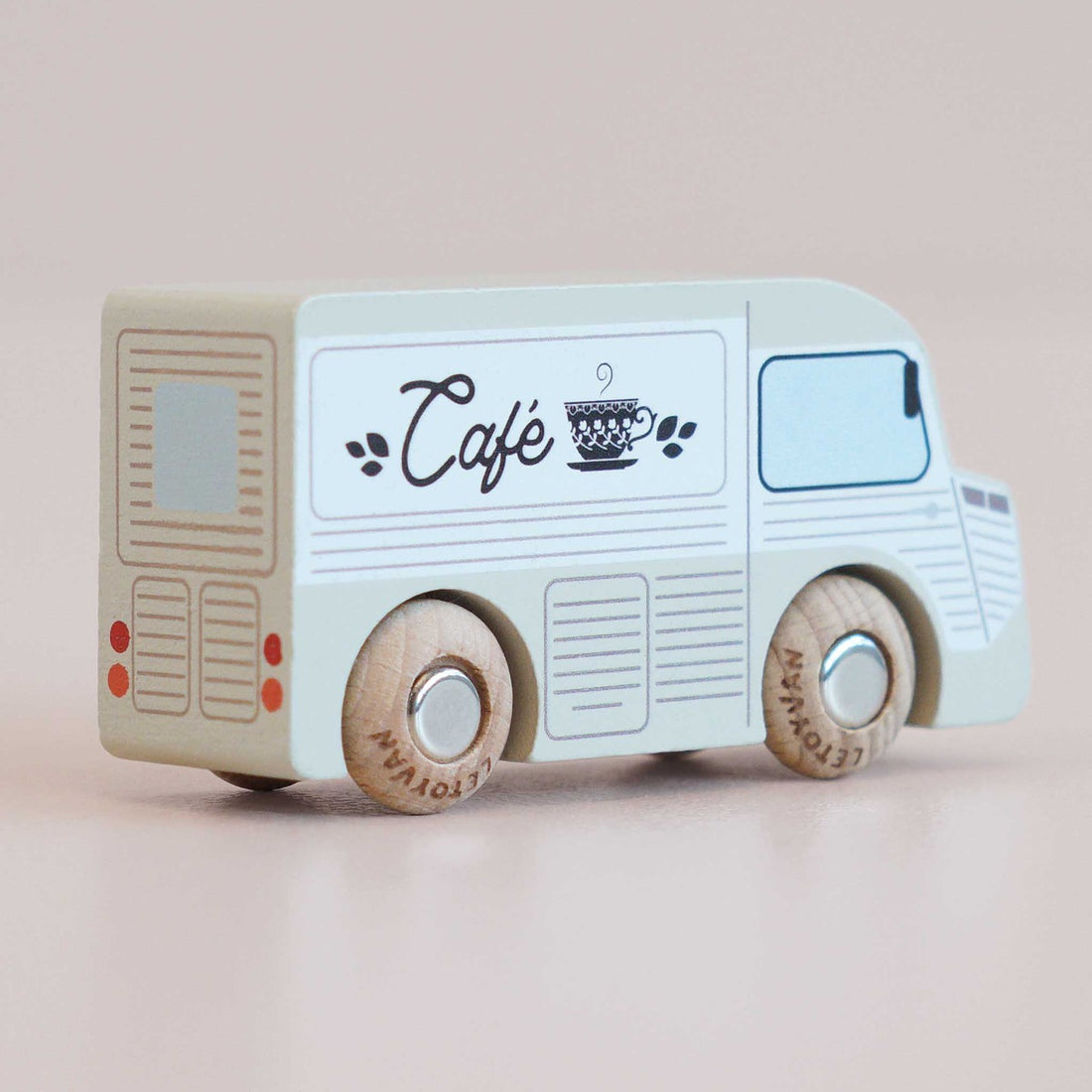 GT65 — Coco Wood Cafe Van