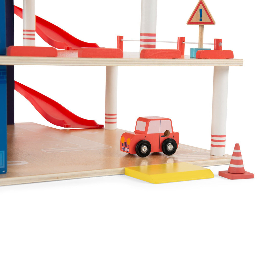 Avenue Du Moulin Wooden Garage - Parkette.