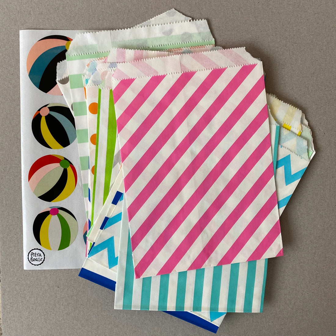 25 Assorted Pattern Paper Bags - Parkette.