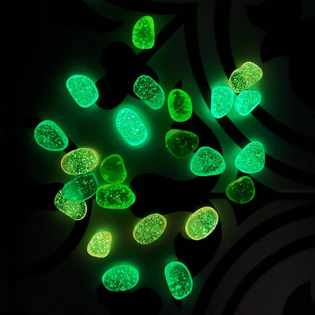 Les Petites Merveilles Glow In The Dark Meteorites - Parkette.