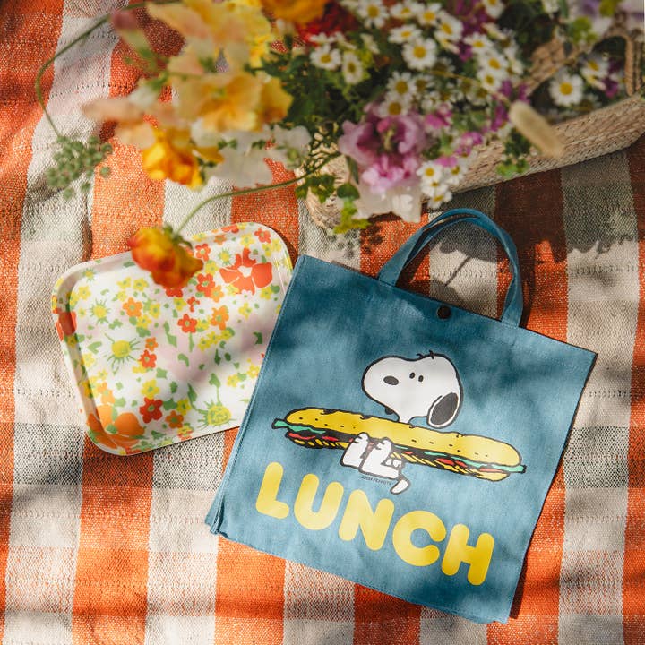3P4 x Peanuts® - Snoopy Lunch Vintage-Style Market Tote - Parkette.